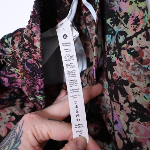 LULULEMON Hotty Hot High-Rise Skirt Stencil Blossom Red Sheer Blue Women's 6 - Picture 9 of 10